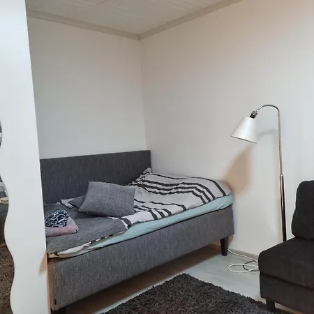 Kompakti Yksioe Numero 3 Pienkerrostalossa Apartment *