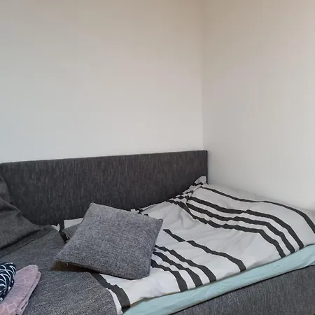 Kompakti Yksioe Numero 3 Pienkerrostalossa