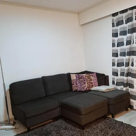 Kompakti Yksioe Numero 3 Pienkerrostalossa Apartamento