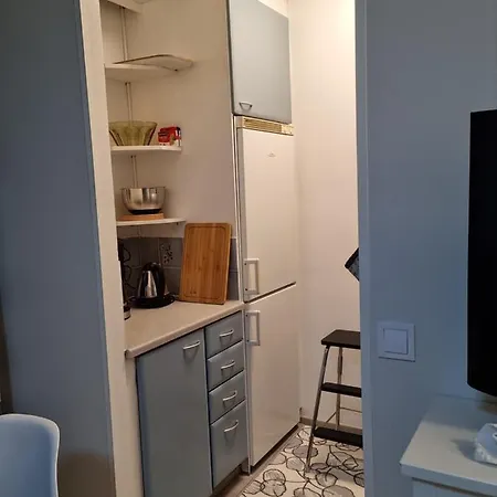 Kompakti Yksioe Numero 3 Pienkerrostalossa Huoneisto *