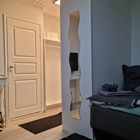 Kompakti Yksioe Numero 3 Pienkerrostalossa Apartment *