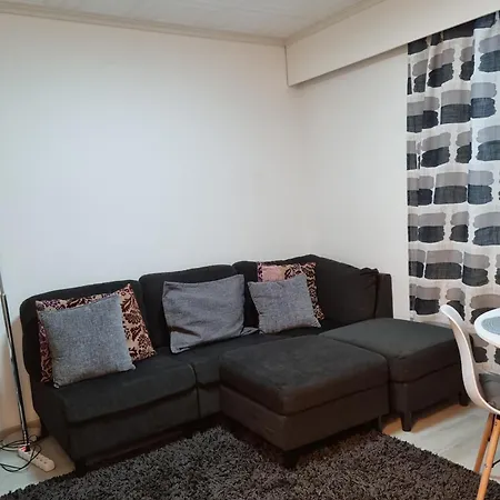 Kompakti Yksioe Numero 3 Pienkerrostalossa ポリ