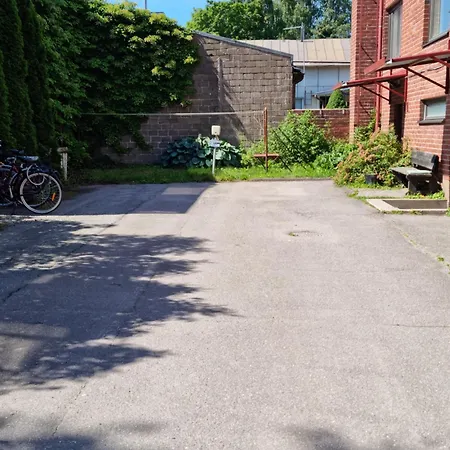 Kompakti Yksioe Numero 3 Pienkerrostalossa Pori