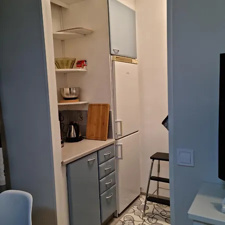 Kompakti Yksioe Numero 3 Pienkerrostalossa