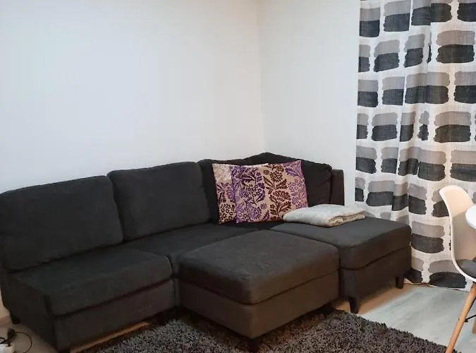 Kompakti Yksioe Numero 3 Pienkerrostalossa Апартаменты