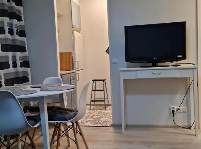 Kompakti Yksioe Numero 3 Pienkerrostalossa *