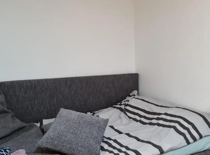 Kompakti Yksioe Numero 3 Pienkerrostalossa