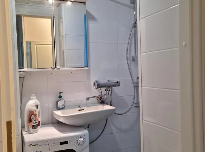 Kompakti Yksioe Numero 3 Pienkerrostalossa *