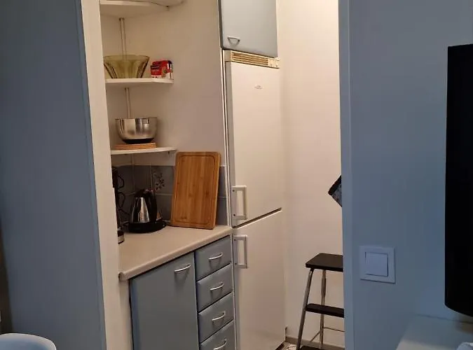 Kompakti Yksioe Numero 3 Pienkerrostalossa Апартаменты *