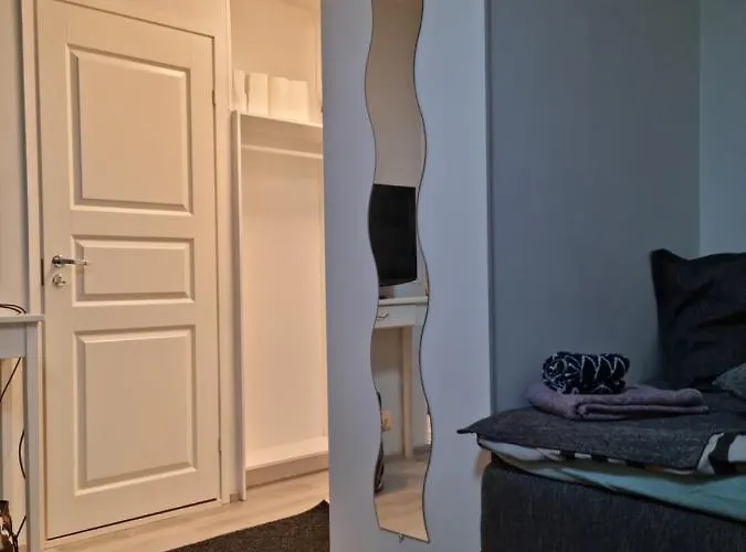 Kompakti Yksioe Numero 3 Pienkerrostalossa Appartement *