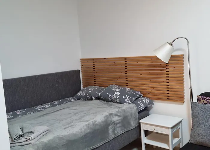 Kompakti Yksioe Numero 3 Pienkerrostalossa * Пори